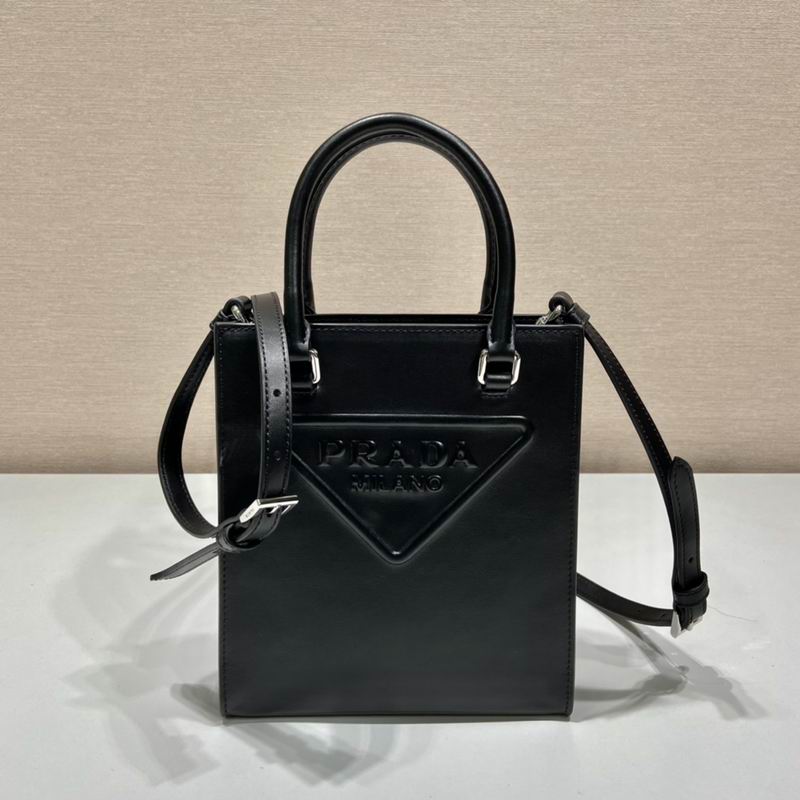 Wholesale Cheap Aaa P rada Tote Saffiano bags for Sale