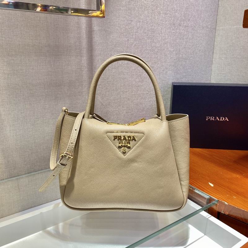 Wholesale Cheap P rada Aaa Designer bags for Sale