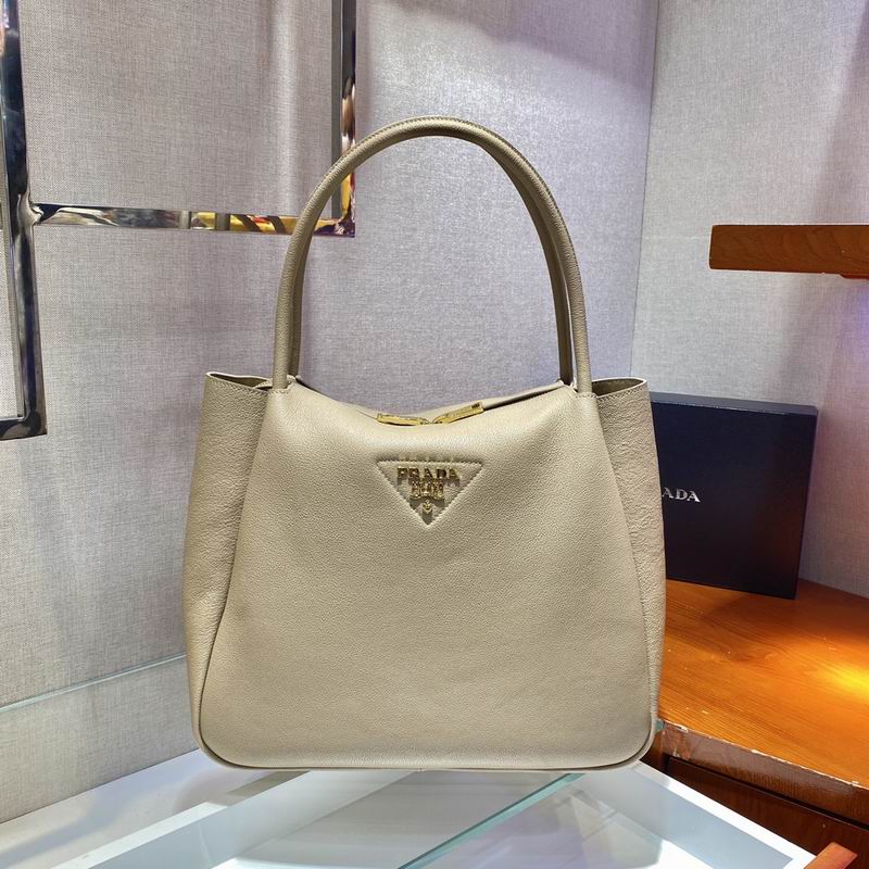 Wholesale Cheap P rada Aaa Designer bags for Sale
