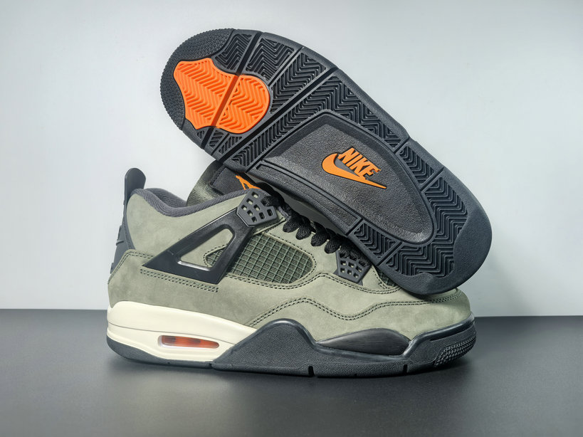 UNDEFEATED x Air Jordan 4 Retro OG Sneaker IB1519-200