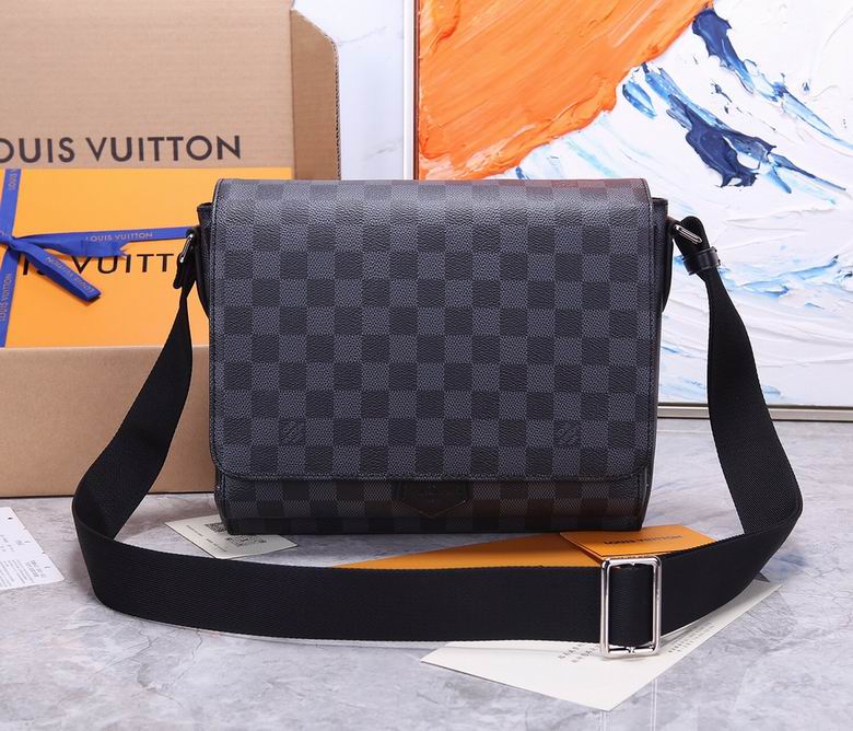 Wholesale Cheap LV Designer Messenger Bags for Sale