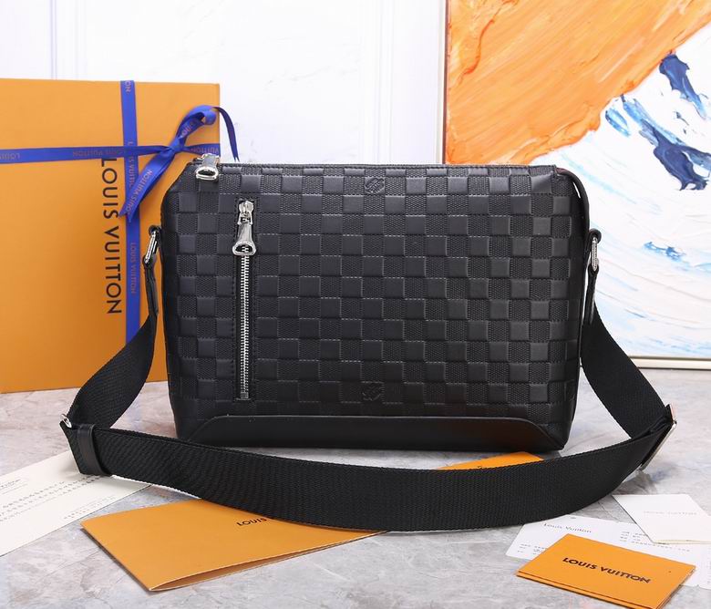 Wholesale Cheap LV Designer Messenger Bags for Sale