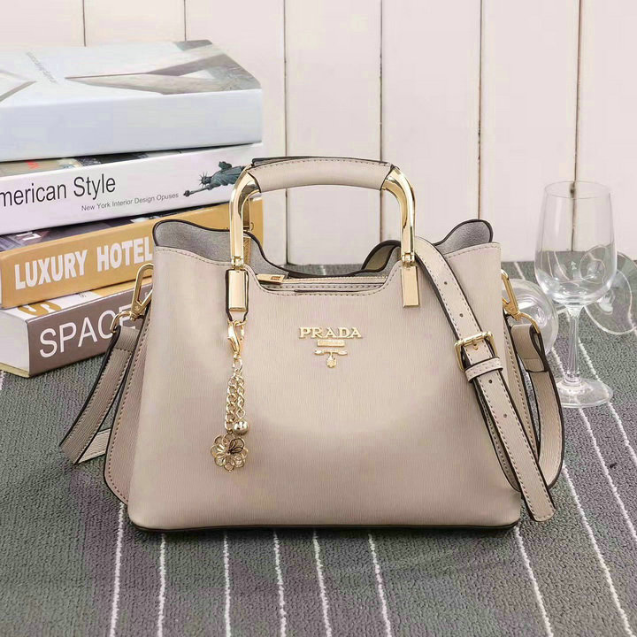 Wholesale Luxury Prada Handbags Replicas-111
