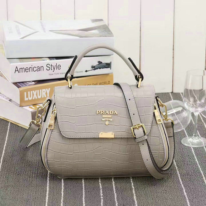 Wholesale Luxury Prada Handbags Replicas-122