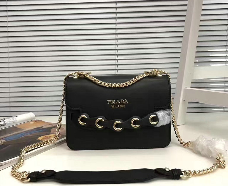 Wholesale Aaa Quality Knockoff Prada Handbags Cheap-146