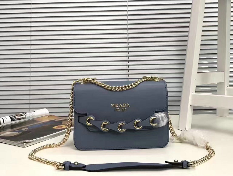 Wholesale Aaa Quality Knockoff Prada Handbags Cheap-147