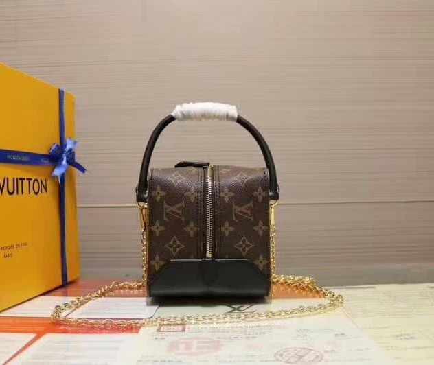 Wholesale Louis Vuitton Leather Women Monogram Canvas Square Bags M62791-173