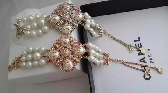 Wholesale Women's Bracelets Replica-129