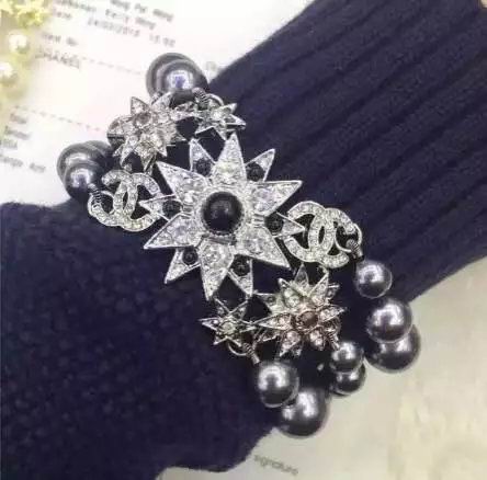 Wholesale Women's Bracelets Replica-130