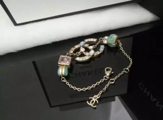 Wholesale Women's Bracelets Replica-141