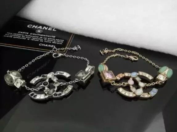 Wholesale Women's Bracelets Replica-146