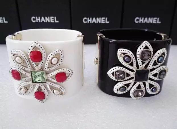 Wholesale Women's Bracelets Replica-177