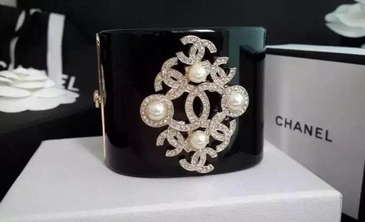 Wholesale Women's Bracelets Replica-181