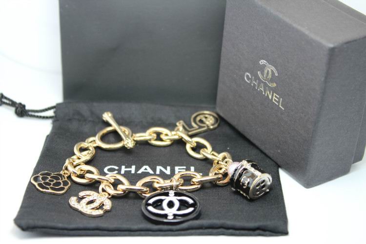 Wholesale Women's Bracelets Replica-238