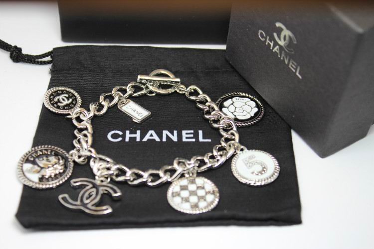 Wholesale Women's Bracelets Replica-241