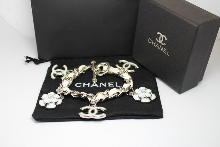 Wholesale Women's Bracelets Replica-243