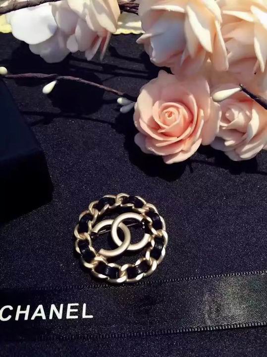 Wholesale Brand Name Brooches Replica-020