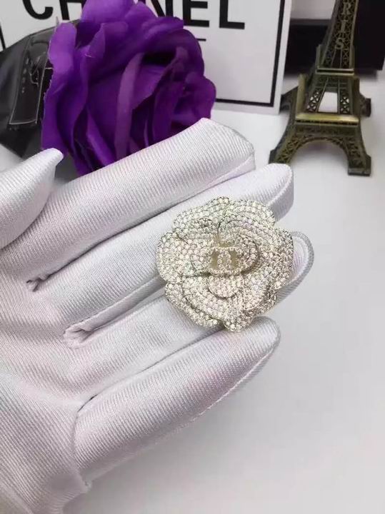 Wholesale Brand Name Brooches Replica-025