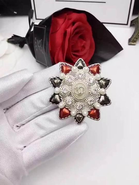 Wholesale Brand Name Brooches Replica-028