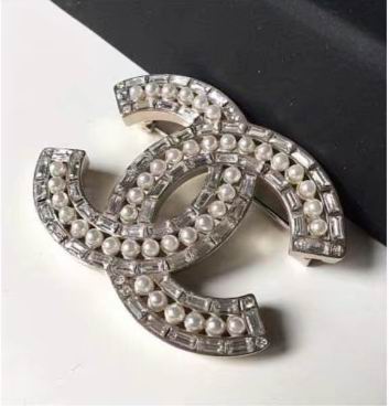 Wholesale Brand Name Brooches Replica-040