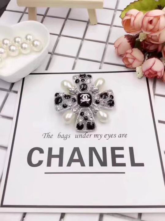 Wholesale Brand Name Brooches Replica-046
