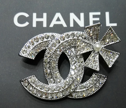 Wholesale Brand Name Brooches Replica-057