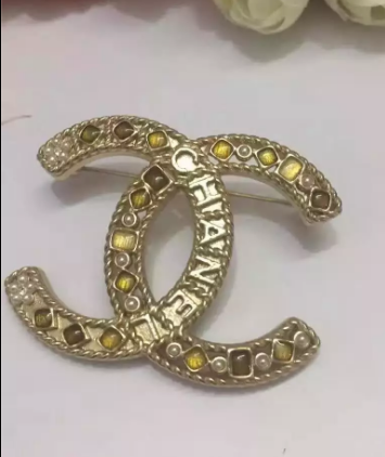 Wholesale Brand Name Brooches Replica-070