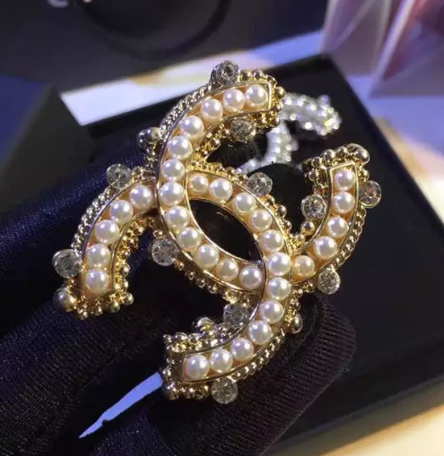 Wholesale Brand Name Brooches Replica-077