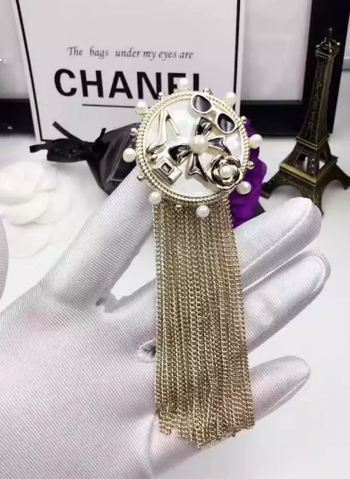 Wholesale Brand Name Brooches Replica-102