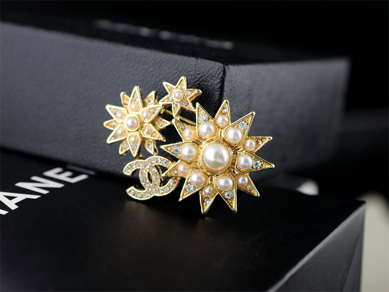 Wholesale Brand Name Brooches Replica-126