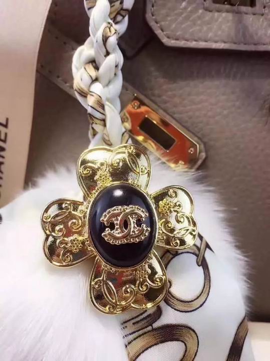 Wholesale Brand Name Brooches Replica-136