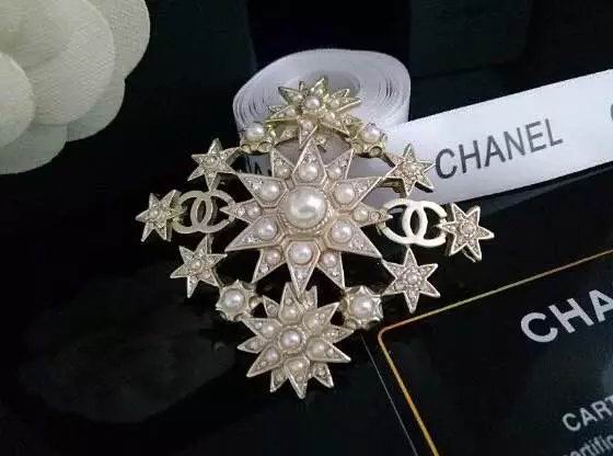 Wholesale Brand Name Brooches Replica-138