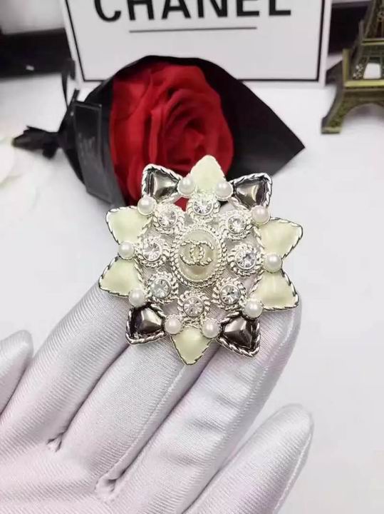 Wholesale Fashion Luxury Replica Brooches-177