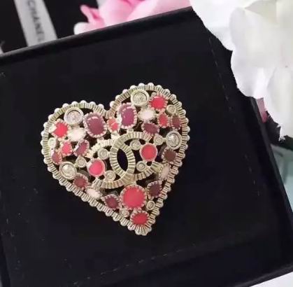 Wholesale Fashion Luxury Replica Brooches-218
