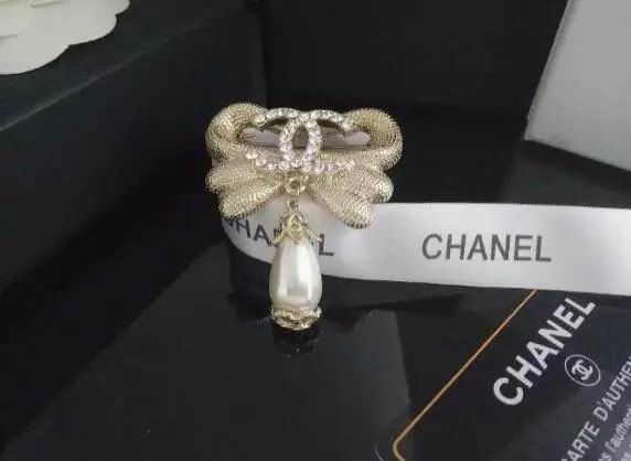 Wholesale Fashion Luxury Replica Brooches-227