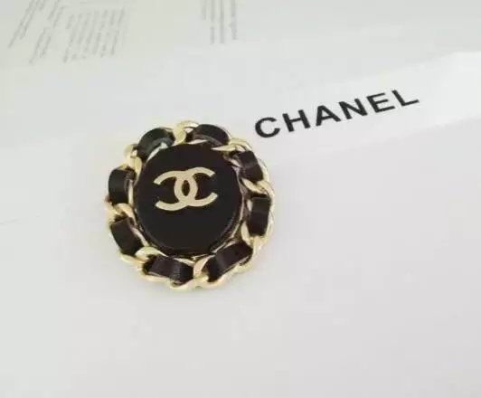 Wholesale Fashion Luxury Replica Brooches-229