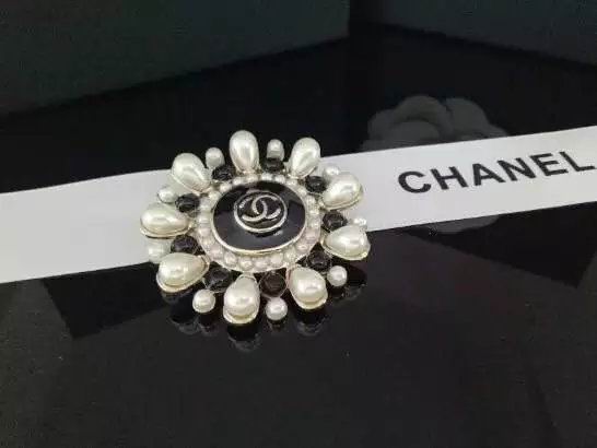 Wholesale Fashion Luxury Replica Brooches-232