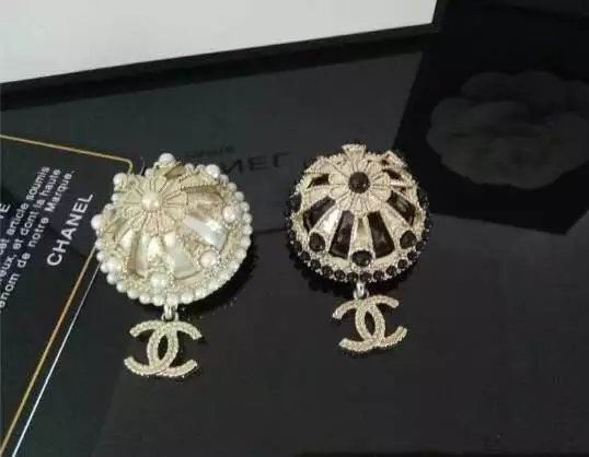 Wholesale Fashion Luxury Replica Brooches-242