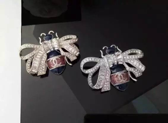 Wholesale Fashion Luxury Replica Brooches-244