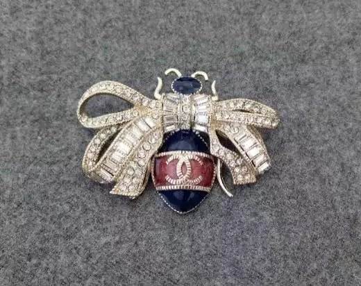 Wholesale Fashion Luxury Replica Brooches-246