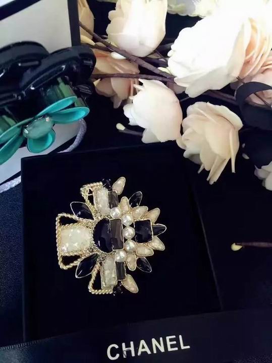 Wholesale Fashion Luxury Replica Brooches-254