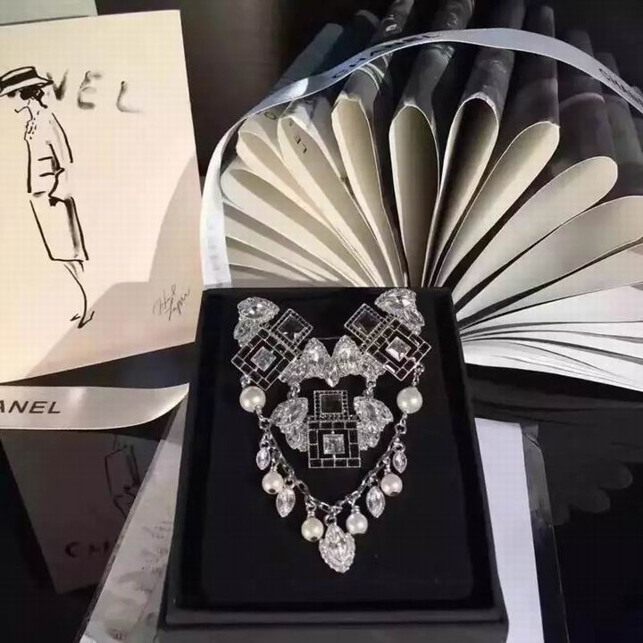 Wholesale Fashion Luxury Replica Brooches-281