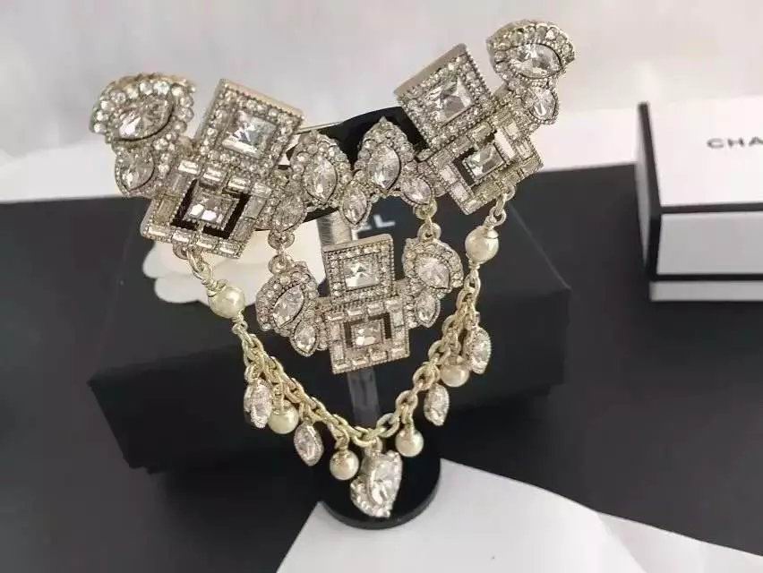 Wholesale Fashion Luxury Replica Brooches-282