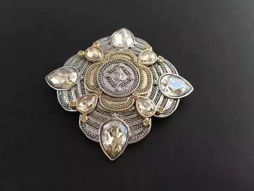 Wholesale Fashion Luxury Replica Brooches-283