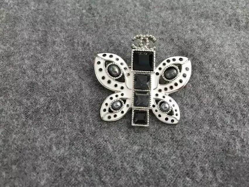 Wholesale Fashion Replica Brooch for women-291