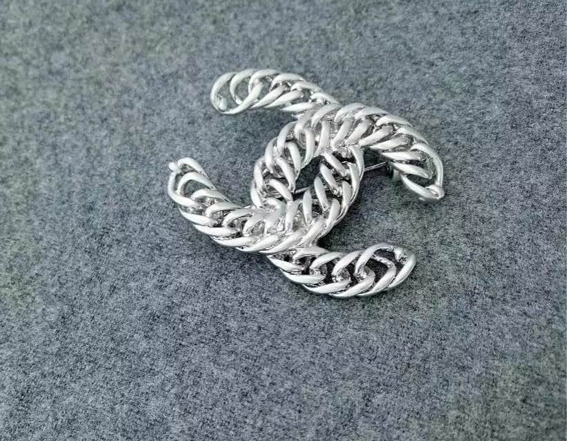 Wholesale Fashion Replica Brooch for women-295