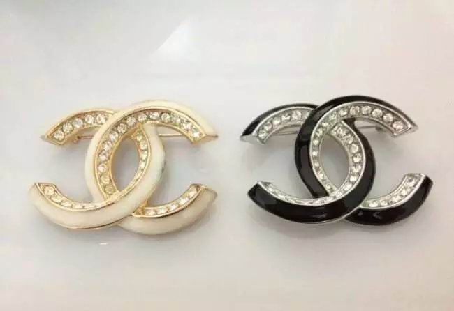 Wholesale Fashion Replica Brooch for women-302