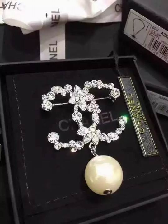 Wholesale Fashion Replica Brooch for women-309