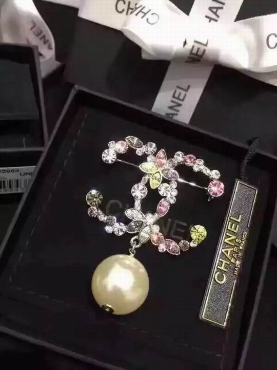 Wholesale Fashion Replica Brooch for women-311