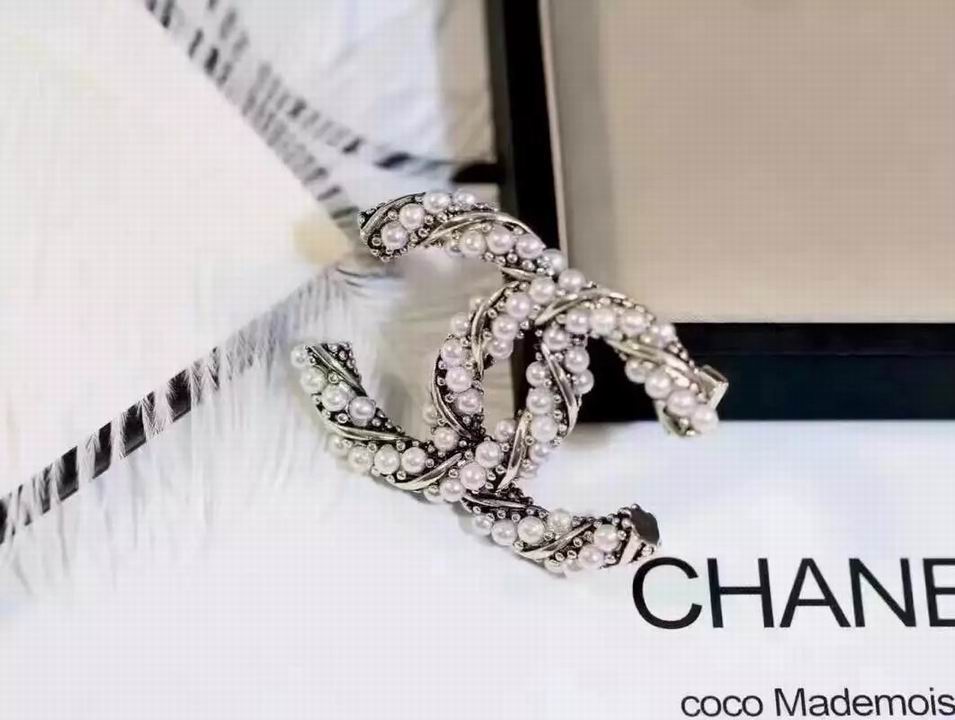 Wholesale Fashion Replica Brooch for women-313